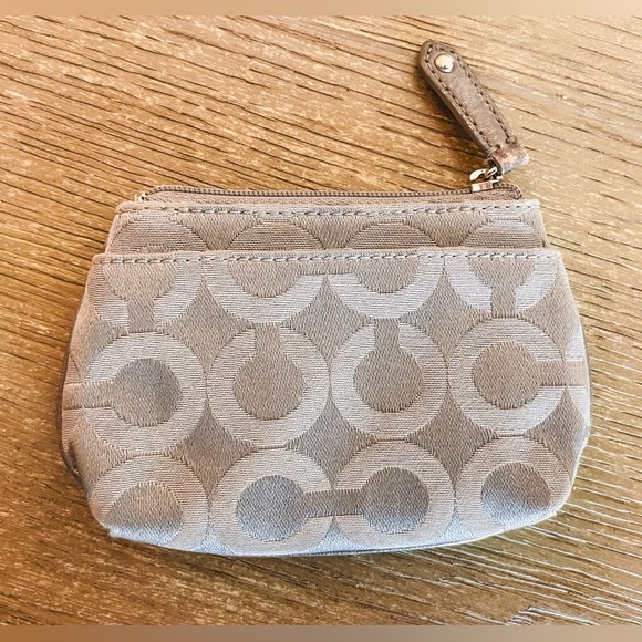 Coach Signature C Print Light Gray Coin Purse with Keyring and Storage Pouch - Picture 2 of 16